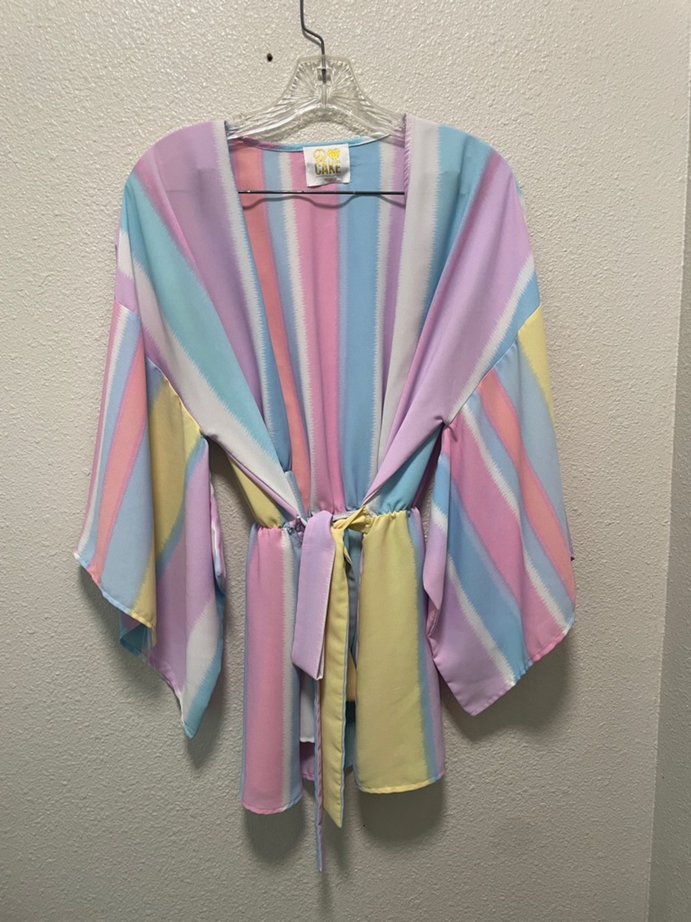Cake Pastel Kimono-style cover-up
